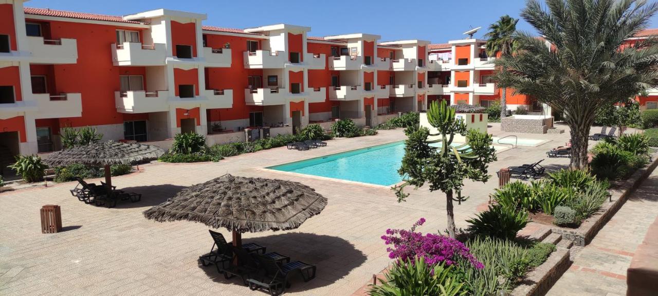 Sal Service Red Moradias Residence With Pool Santa Maria Buitenkant foto